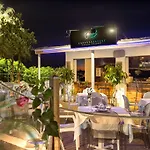 Izan Cavanna Hotel 4*