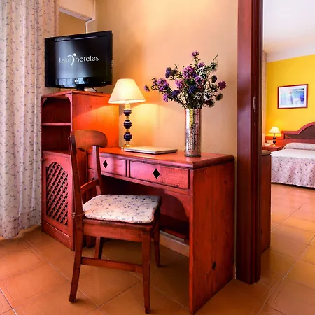 Izan Cavanna Hotel 4*