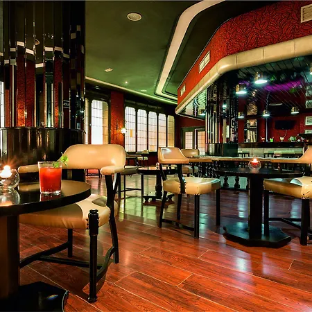 Izan Cavanna Hotel
