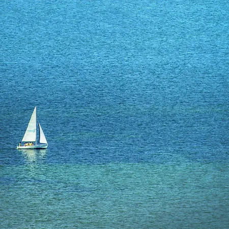 酒店 Izan Cavanna 4*