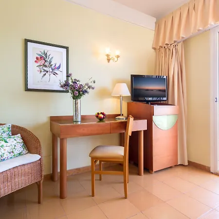 Izán Cavanna Hotel