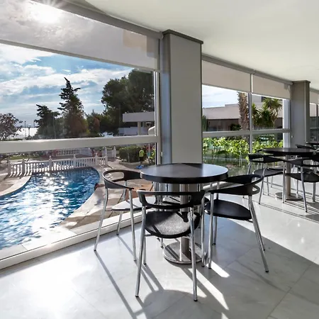 Hotel Izan Cavanna
