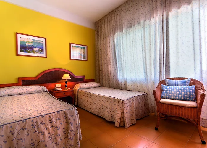 Hotel Izan Cavanna 4*
