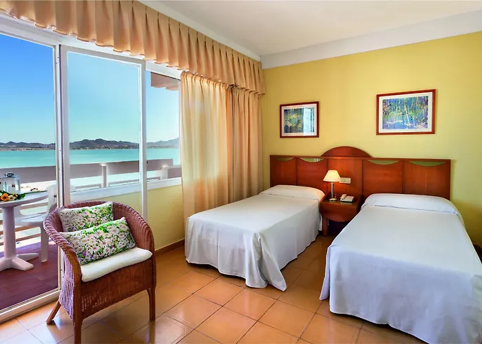 Hotel Izan Cavanna 4*