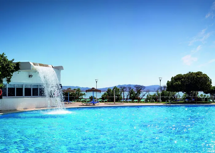 Hotel Izan Cavanna 4*