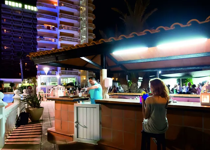 Izan Cavanna Hotel 4*