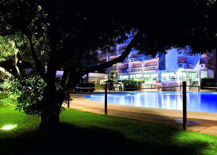 Izan Cavanna Hotel