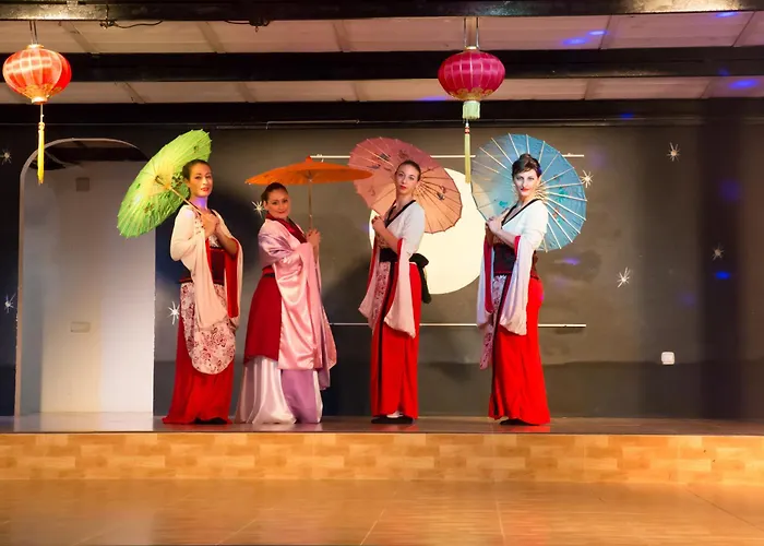 Hotel Izan Cavanna 4*