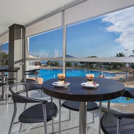 Hotel Izan Cavanna 4*