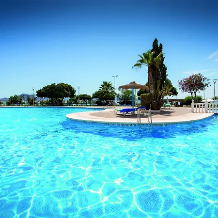 Izan Cavanna Hotel 4*