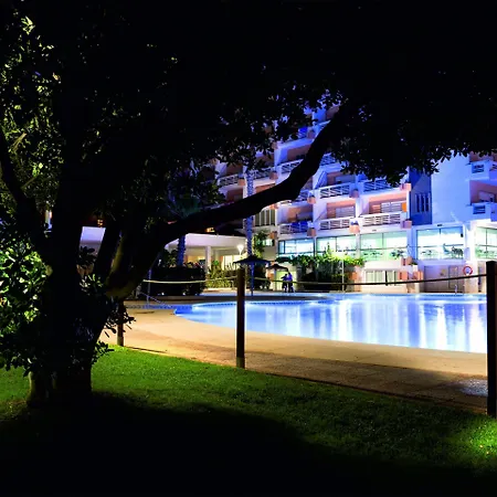 Izan Cavanna Hotel