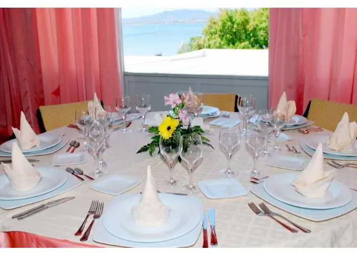 Izan Cavanna Hotel 4*